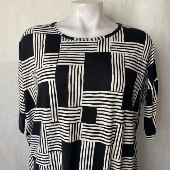 LulaRoe White Black Geometrical High Low Casual Shirt Size S - Picture 4 of 10